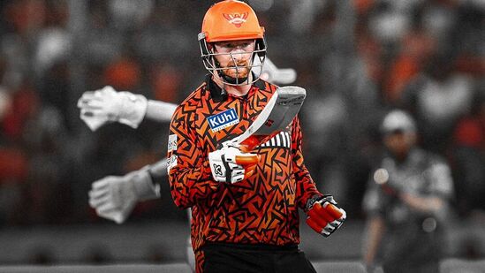 Sunrisers Hyderabad: సన్ రైజర్స్ తమ కెప్టెన్ ప్యాట్ కమిన్స్ కు కాకుండా వికెట్ కీపర్ బ్యాటర్ హెన్రిచ్ క్లాసెన్ కు అత్యధిక మొత్తం చెల్లిస్తోంది. ఇది ఏకంగా రూ.23 కోట్లు కావడం విశేషం. రిటెయినర్లలో అత్యధిక మొత్తం ఇతనికే దక్కింది. ఆ తర్వాత ఆర్సీబీ విరాట్ కోహ్లికి రూ.21 కోట్లు చెల్లిస్తోంది.