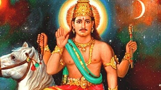 శుక్రుడిని సంపద, సంతోషాలను ప్రసాదించే వ్యక్తిగా భావిస్తారు. జాతకంలో శుక్రుడు బలహీనంగా ఉంటే, మీరు ఆర్థిక సమస్యలను ఎదుర్కోవలసి ఉంటుంది. అందువల్ల దీపావళి రోజున&nbsp;ఏలకులు, కుంకుమ, తెల్ల చందనం, పాలు కలిపిన నీటితో&nbsp;స్నానం చేస్తే శుక్రుడు బలపడతాడు.
