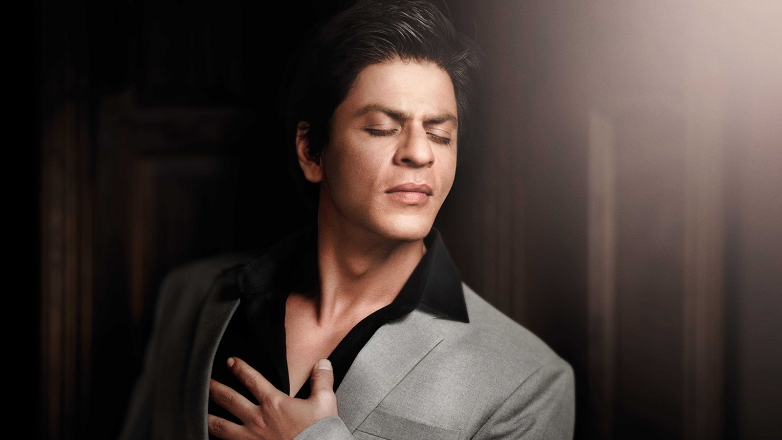 Shah Rukh Khan Net Worth: 200 కోట్ల బంగ్లా, లగ్జరీ కార్లు, పద్మశ్రీ  అవార్డ్.. షారుక్ ఖాన్ రెమ్యునరేషన్, ఆస్తులు ఎంతంటే?-shah rukh khan net  worth details on his 59th birthday ...