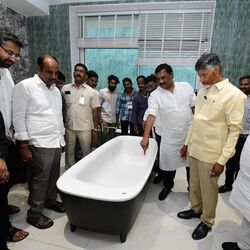 <p>ఒక వ్యక్తి తన విలాసాల కోసం కట్టుకున్న ఈ రుషికొండ ప్యాలెస్ చూసిన ప్రతి ఒక్కరికీ ఆశ్చర్యం వేస్తుంది, తరువాత కోపం వస్తుందని సీఎం చంద్రబాబు అన్నారు. ఉత్తరాంధ్ర మొత్తం ఇరిగేషన్ ప్రాజెక్టులకు కలిపి రూ.500 కోట్లు ఖర్చు పెట్టలేదు కానీ, తన విలాసాల కోసం కట్టిన ప్యాలెస్ కోసం రూ.500 కోట్లు ఖర్చు పెట్టారని దుయ్యబట్టారు.&nbsp;</p>