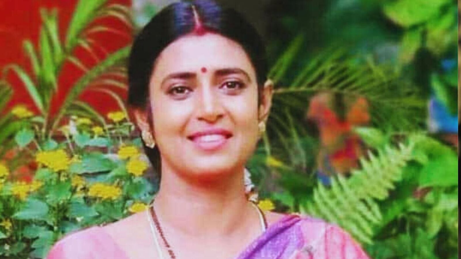 Actress Kasthuri: తెలుగు వారికి క్షమాపణలు చెప్పి.. తన వివాదాస్పద వ్యాఖ్యల్ని ఉపసంహరించుకున్న నటి కస్తూరి