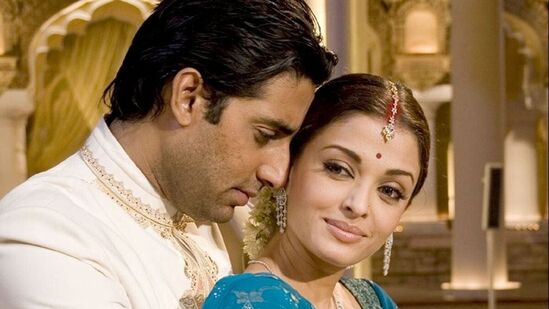 2007లో విడుదలైన 'గురు' చిత్రాన్ని రూ.22 కోట్ల బడ్జెట్‌తో నిర్మించారు. అభిషేక్ బచ్చన్, ఐశ్వర్యరాయ్ జంటగా నటించిన ఈ చిత్రం ప్రపంచవ్యాప్తంగా రూ. 82.40 కోట్ల బిజినెస్ చేసింది. ఐఎండీబీలో 7.7 రేటింగ్ ఉన్న ఈ సినిమాను నెట్ ఫ్లిక్స్ ఓటీటీలో చూడొచ్చు.