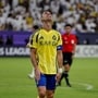 <p>Cristiano Ronaldo: &nbsp;క్రిస్టియానో రొనాల్డో 2022లో సౌదీ ఫుట్‌బాల్ క్లబ్ అల్ నసర్ తో ఒప్పందం కుదుర్చుకున్నాడు. ఏడాదికి 200 మిలియన్ యూరోలకు ఈ ఒప్పందం కుదరడం విశేషం. ఇది చాలా పెద్ద మొత్తం అని చెప్పాలి.</p>