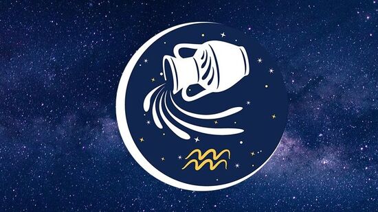 కుంభం: మకరంలో శుక్రుడి సంచారం కుంభ రాశి వారికి కలిసి రానుంది. ఈ కాలంలో వీరికి ధన పరంగా సానుకూలంగా ఉంటుంది. చాలాకాలంగా రావాల్సిన డబ్బు వీరి చేతికి అందే అవకాశం ఉంది. &nbsp;చాలా పనుల్లో విజయం సాధిస్తారు. కుటుంబాల్లో సంతోషం నెలకొంటుంది. జీవిత భాగస్వామితో బంధం మరింత మెరుగవుతుంది.&nbsp;