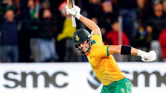 Ind vs SA 2nd T20I Highlights: ట్రిస్టన్ స్టబ్స్ 41 బంతుల్లోనే 47 పరుగులు చేసి అజేయంగా నిలవడంతో మరో ఓవర్ మిగిలి ఉండగానే సౌతాఫ్రికా గెలిచింది. కొట్జియాతో కలిసి ఎనిమిదో వికెట్ కు 20 బంతుల్లోనే 42 పరుగులు జోడించడం విశేషం.