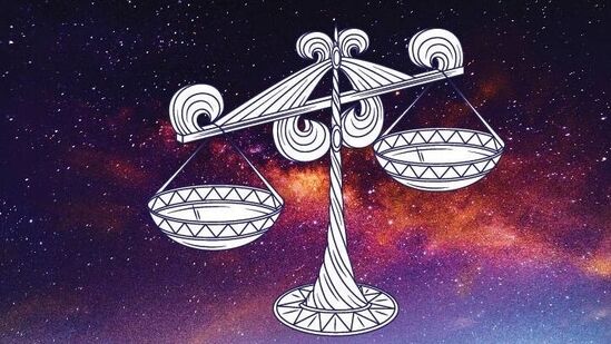 తుల: వృశ్చికంలో సూర్యుడు సంచారించే కాలంలో తుల రాశి వారికి టైమ్ కలిసి వస్తుంది. ఈ కాలంలో వీరి కుటుంబంలో బంధాలు బలపడతాయి. సమాజంలో ప్రతిష్ఠ అధికం అవుతుంది. మానసిక ప్రశాంతత ఉంటుంది. ఆరోగ్యం కూడా మెరుగ్గా ఉంటుంది. వ్యాపారులకు ఆదాయం వృద్ధి చెందుతుంది. ఆత్మవిశ్వాసం కూడా మెండుగా ఉంటుంది.&nbsp;