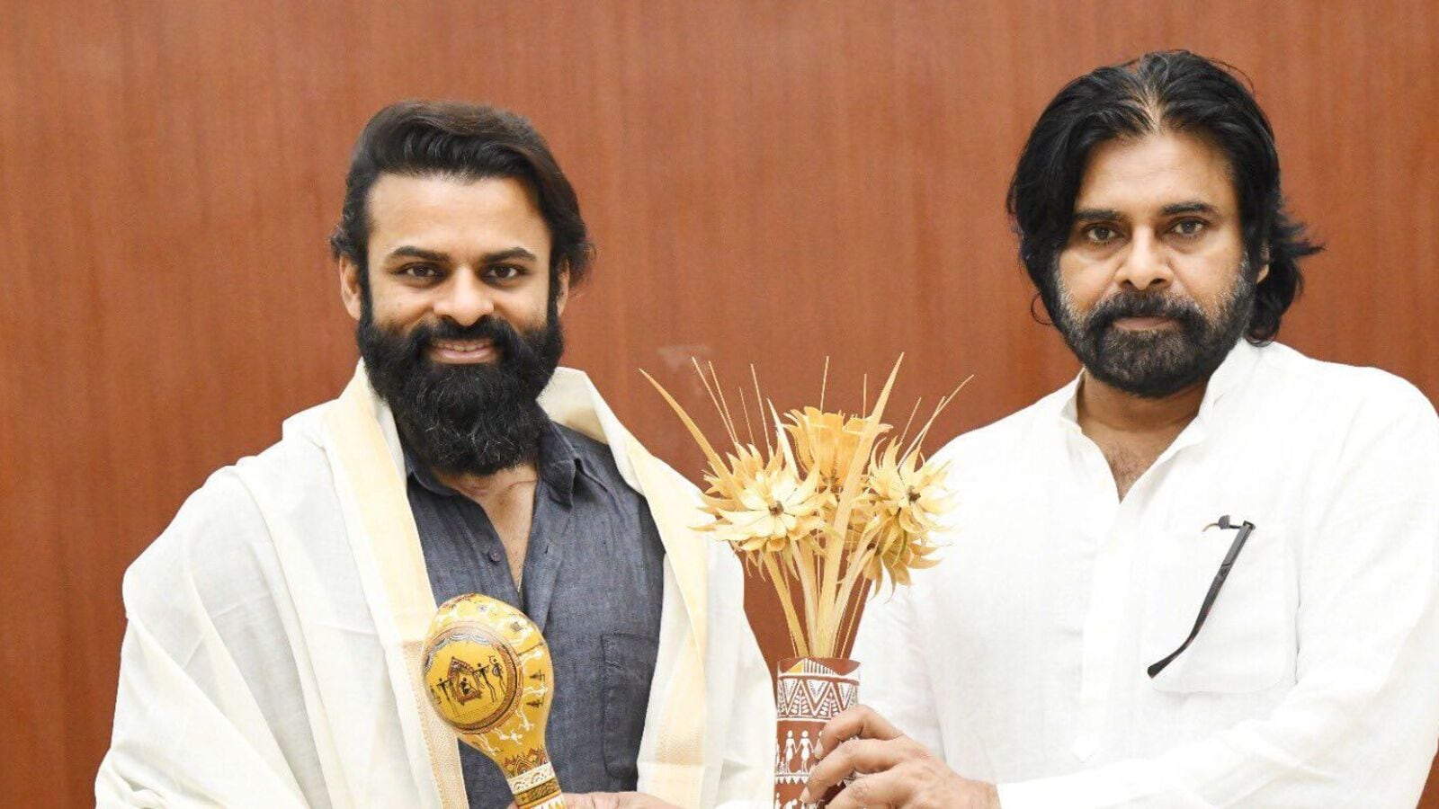 Sai Dharam Tej: ఏపీ డిఫ్యూటీ సీఎం నుంచి స్పెషల్ గిఫ్ట్ అందుకున్న సాయి ధ‌ర‌మ్‌తేజ్‌