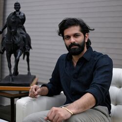 సదా సర్వాంకర్ స్థానంలో బరిలోకి దిగిన శివసేన (యూబీటీ) అభ్యర్థి మహేశ్ బలిరామ్ సావంత్ 50,213 ఓట్లతో ఎంఎన్ఎస్ అభ్యర్థి అమిత్ ఠాక్రేపై విజయం సాధించారు.&nbsp;