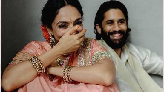 అన్న‌పూర్ణ స్టూడియోలో తాత‌య్య అక్కినేని నాగేశ్వ‌ర‌రావు విగ్ర‌హం ముందు త‌మ పెళ్లి జ‌రుగ‌నున్న‌ట్లు నాగ‌చైత‌న్య ఓ ఇంట‌ర్వ్యూలో వెల్ల‌డించాడు.