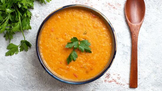 Carrot Ginger Soup Recipe: చలికాలంలో ఎంతో మేలు చేసే ‘క్యారెట్ అల్లం సూప్’.. సింపుల్‍గా ఇలా చేసుకోండి.. వెచ్చదనం, ఆరోగ్యం (Photo: Freepik)