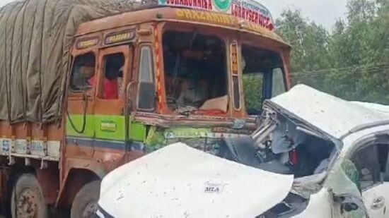 Vizianagaram Accident : భోగాపురంలో ఘోర రోడ్డు ప్రమాదం - నలుగురు దుర్మరణం