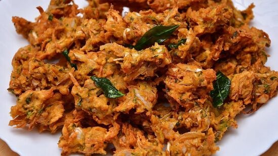 Semiya Pakodi Recipe: డిఫరెంట్‍ టేస్ట్‌తో, క్రిస్పీగా సేమియా పకోడి.. సులువుగా చేసుకోండిలా