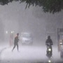 ఏపీపై కొనసాగుతున్న తుపాను ప్రభావం, రేపు కూడా భారీ వర్షాలు కురిసే ఛాన్స్ ఏపీపై కొనసాగుతున్న తుపాను ప్రభావం, రేపు కూడా భారీ వర్షాలు కురిసే ఛాన్స్