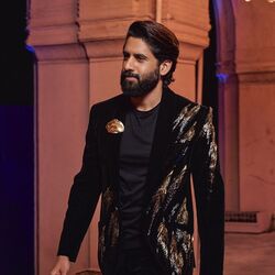 <p>ఇటీవ‌లే నాగ‌చైత‌న్య ఓ ప్ర‌మోష‌న‌ల్ ఈవెంట్‌లో పాల్గొన్నాడు. ఈ వేడుక‌లో బ్లాక్ క‌ల‌ర్ బ్లేజ‌ర్ ధ‌రించి స్టైలిష్ లుక్‌లో క‌నిపించాడు.&nbsp;</p>