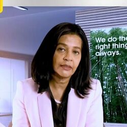 <p>Revathi Advaithi: రేవతి అద్వైతి 2019లో ఫ్లెక్స్ CEO గా బాధ్యతలు స్వీకరించారు. ఆమె BITS పిలానీ నుండి మెకానికల్ ఇంజనీరింగ్ డిగ్రీని, థండర్‌బర్డ్ స్కూల్ నుండి MBA పట్టా పొందారు. ఆమె నాయకత్వం, కార్యాచరణ సామర్థ్యం పలు ప్రశంసలు పొందింది.</p>