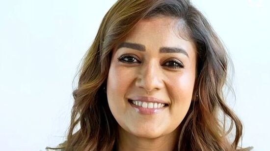 ఆ కథనం ప్రకారం నయన్ కు సుమారు 4 పెద్ద ఇళ్లు ఉన్నట్లు గుర్తించారు. ఒకటి చెన్నైలో ఉంది. దీని విలువ రూ.100 కోట్లు వరకు ఉంటుందని చెబుతున్నారు. ఆ కథనం ప్రకారం నయన్ కు సుమారు 4 పెద్ద ఇళ్లు ఉన్నట్లు గుర్తించారు. ఒకటి చెన్నైలో ఉంది. దీని విలువ రూ.100 కోట్లు వరకు ఉంటుందని చెబుతున్నారు.