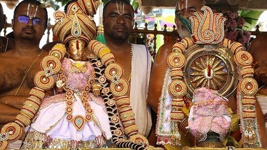 ఉదయం 7 నుండి 8 గంటల వరకు శ్రీ పద్మావతి అమ్మవారు పల్లకిలో ఆలయ నాలుగు మాడ వీధుల్లో విహరించి భక్తులను అనుగ్రహించారు. అనంతరం అమ్మవారికి ఆస్థానం నిర్వహించి ఉత్సవర్లను ఊరేగింపుగా పంచమీ తీర్థ మండపానికి వేంచేపు చేశారు.