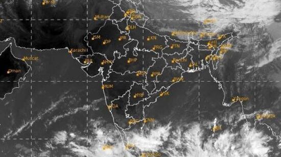 ఇక తెలంగాణలో చూస్తే డిసెంబర్ 10వ తేదీ తర్వాత పొడి వాతావరణం ఉంటుందని హైదరాబాద్ వాతావరణ కేంద్రం తెలిపింది. ఎలాంటి హెచ్చరికలు లేవని పేర్కొంది.