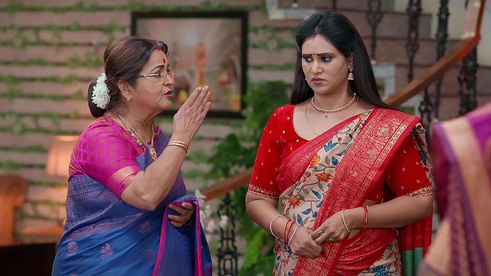 Brahmamudi Promo: దుగ్గిరాల ఇంట్లో ఆస్తి పంప‌కాల ర‌చ్చ- కావ్య‌ను టార్గెట్ చేసిన ధాన్యం -రుద్రాణికి ఇచ్చిప‌డేసిన అప‌ర్ణ‌