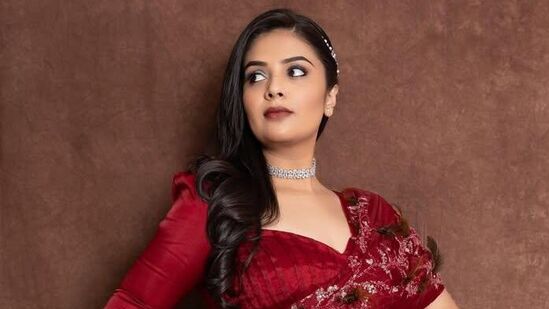 శ్రీముఖి హోస్ట్‌గా ఉన్న ఆదివారం స్టార్ మా ప‌రివారం టీవీ షోస్‌ టీఆర్‌పీ రేటింగ్స్‌లో టాప్‌లో నిలిచింది.&nbsp;