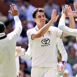 <p>Most Test Wins: ఆస్ట్రేలియా ఇప్పటి వరకూ 868 టెస్టుల్లో 415 విజయాలతో తొలి స్థానంలో కొనసాగుతోంది. తాజాగా టీమిండియాపై రెండో టెస్టులో విజయంతో తన ఆధిక్యాన్ని మరింత మెరుగుపరచుకుంది.</p>