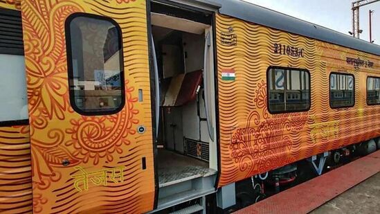 మొబైల్స్, ఛార్జర్లు, పవర్ బ్యాంక్స్, కోట్స్, జాకెట్లు, దుప్పట్లు, కాస్మెటిక్ బాక్సులు, కళ్లజోళ్లను చాలా మంది మరిచిపోయారు. ఏప్రిల్ 1 నుంచి నవంబర్ 30 మధ్య మొత్తం 2,423 వస్తువులను వాటి యజమానులకు డెలివరీ చేసినట్లు గణాంకాలు చెబుతున్నాయి.