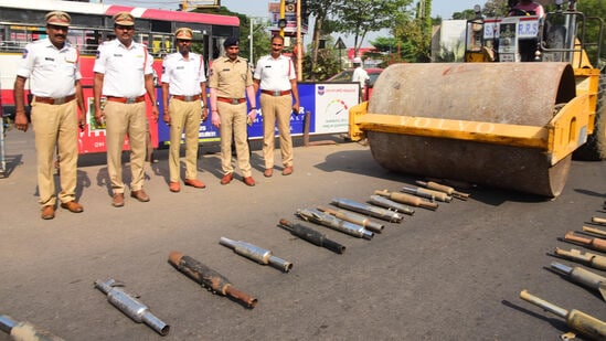 వరంగల్‌లో బైక్ సైలెన్సర్‌ల ధ్వంసం