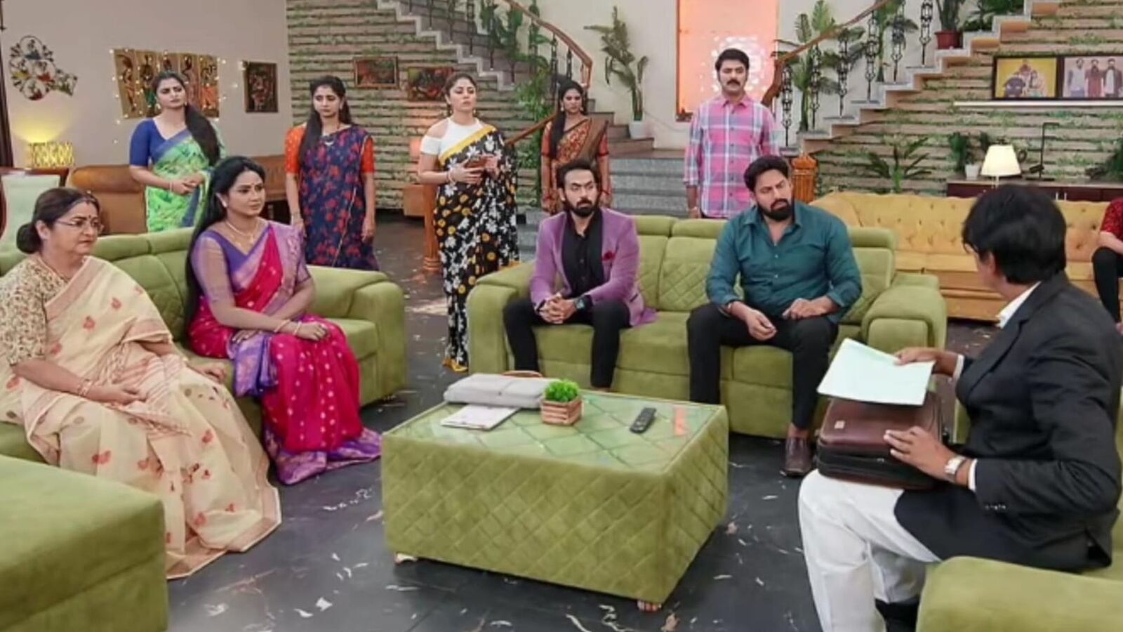 Brahmamudi December 12th Episode: దుగ్గిరాల ఆస్తిపై కావ్యకే సర్వ హక్కులు- తాతయ్య తిరుగులేని అస్త్రం- ధాన్యం నోట్లో మట్టి