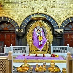 <p>హైదరాబాద్ - షిర్డీ టూర్ ప్యాకేజీ బుకింగ్ లింక్ : <a target="_blank" href="https://www.irctctourism.com/pacakage_description?packageCode=SHR009"><strong>https://www.irctctourism.com/pacakage_description?packageCode=SHR009</strong></a><strong>&nbsp;</strong></p>