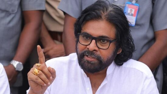 ఏపీలోని తూర్పుగోదావరి, పశ్చిమ గోదావరి, కృష్ణా డెల్టా, తెలంగాణలోని భద్రాచలం ప్రాంతాల్లో పవన్ గురించి ఎక్కుమంది సెర్చ్ చేశారు. ముఖ్యంగా పవన్ అప్ కమింగ్ మూవీ హరి హర వీర మల్లు టీజర్ విడుదల సందర్భంగా ఎక్కువమంది సెర్చ్ చేశారు.