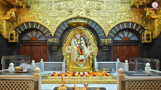 ఈ టూర్ ప్యాకేజీలో భాగంగా… తొలి రోజు కాచిగూడ రైల్వే స్టేషన్లో ప్రారంభమవుతుంది. సాయంత్రం 06.40 గంటలకు రైలు(ట్రైన్ నెంబర్ &nbsp;- 17064) ఉంటుంది. నైట్ అంతా ప్రయాణం చేయాలి. రెండో రోజు ఉదయం 07.10 గంటలకు నాగర్‌సోల్ వెళ్తుంది. ఆ తర్వాత షిరిడీకి వెళ్లాలి. హోటల్‌ వెళ్లిన తర్వాత.. షిరిడీ ఆలయ సందర్శనకు వెళ్లాల్సి ఉంటుంది. సాయంత్రం 05 గంటలకు రూమ్ చెకౌట్ చేయాలి. రాత్రి 08. 30 గంటల వరకు &nbsp;నాగర్ సోల్ రైల్వే స్టేషన్ కు చేరుకుంటారు. మూడో రోజు ఉదయం 09:45 గంటలకు కాచిగూడ చేరుకోవడంతో టూర్ ముగుస్తుంది.