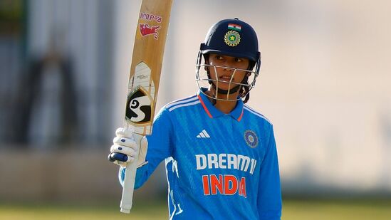 Smriti Mandhana Record: ఆస్ట్రేలియాపై సెంచరీతో ఇండియన్ వుమెన్స్ క్రికెట్ టీమ్ వైస్ కెప్టెన్ స్మృతి మంధానా ప్రపంచ రికార్డు నెలకొల్పింది. ఒక క్యాలెండర్ ఇయర్ లో నాలుగు వన్డే సెంచరీలు సాధించిన తొలి మహిళా క్రికెటర్ గా రికార్డు సృష్టించింది.