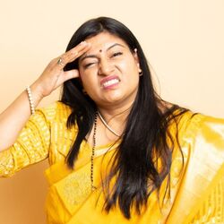 <p>మహిళల్లో కార్టిసాల్ హార్మోను అధికంగా ఉత్పత్తి అయితే వారిలో కొన్ని రకాల లక్షణాలు కనిపిస్తాయి. కార్టిసాల్ అనేది ఒత్తిడి ఎక్కువైతే విడుదలయ్యే హార్మోను.</p>