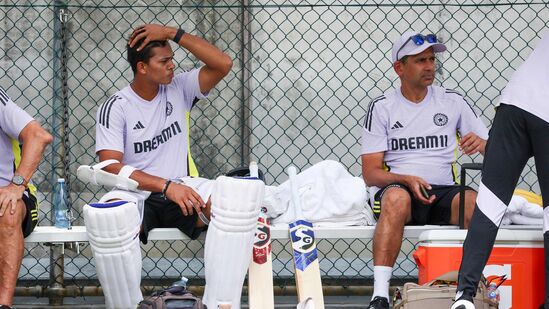 Ind vs Aus 3rd Test Live Streaming: ఈ మ్యాచ్ కు తుది జట్టు ఎలా ఉండనుంది? ఓపెనర్లు ఎవరు? నాలుగో పేసర్ ను తీసుకుంటారా అన్న ప్రశ్నలకు సమాధానం రావాల్సి ఉంది.&nbsp;