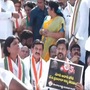 అదానీ వ్యవహారంపై టీపీసీసీ 'చలో రాజ్ భవన్' నిరసన ర్యాలీ, రోడ్డుపై బైఠాయించిన సీఎం అదానీ వ్యవహారంపై టీపీసీసీ 'చలో రాజ్ భవన్' నిరసన ర్యాలీ, రోడ్డుపై బైఠాయించిన సీఎం