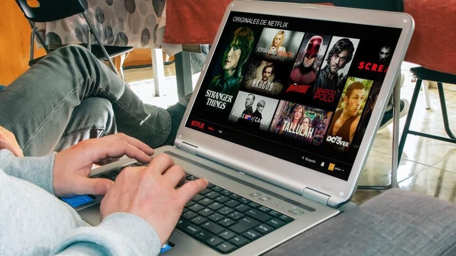 OTT: 18 ఓటీటీ ప్లాట్‌ఫామ్స్‌పై నిషేధం.. అశ్లీల కంటెంట్ చూపిస్తున్నారంటూ కేంద్ర ప్రభుత్వం చర్యలు