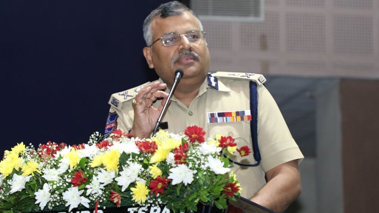 Telangana DGP : ప్రజల భద్రత కంటే సినిమా ప్రమోషన్ ముఖ్యమైన అంశం కాదు - డీజీపీ జితేందర్