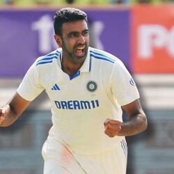 <p>&nbsp;అశ్విన్ బీసీసీఐ కాంట్రాక్ట్స్‌లో ఏ గ్రేడ్ ప్లేయ‌ర్‌గా కొన‌సాగాడు. ఇందుకోసం ఏడాదికి ఐదు కోట్లు రెమ్యున‌రేష‌న్ అందుకున్నాడు. మ్యాచ్ ఫీజుల ద్వారా ప్ర‌తి ఏటా అద‌నంగా మ‌రో ఐదు కోట్లు సొంతం చేసుకుంటూ వ‌చ్చాడు.&nbsp;</p>