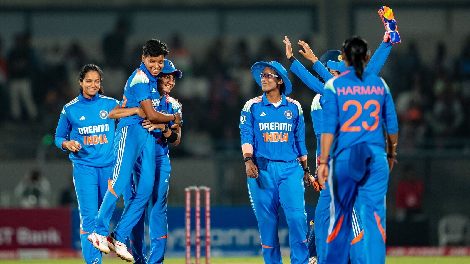 Ind W vs WI W: రెండో వన్డేలోనూ వెస్టిండీస్‌ను చిత్తుగా ఓడించిన ఇండియా వుమెన్ టీమ్.. మరో మ్యాచ్ ఉండగానే సిరీస్ సొంతం