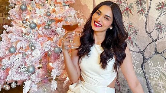 Bollywood Christmas Celebrations: ఆపరేషన్ వాలెంటైన్ నటి మానుషి చిల్లార్ క్రిస్మస్ సెలబ్రేషన్స్