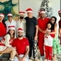 Bollywood Christmas Celebrations: బాలీవుడ్ హీరోయిన్ కృతి సనన్, మాజీ క్రికెటర్ ఎమ్మెస్ ధోనీ ఫ్యామిలీ క్రిస్మస్ సెలబ్రేషన్స్ లో పాల్గొన్నారు. <p>Bollywood Christmas Celebrations: బాలీవుడ్ హీరోయిన్ కృతి సనన్, మాజీ క్రికెటర్ ఎమ్మెస్ ధోనీ ఫ్యామిలీ క్రిస్మస్ సెలబ్రేషన్స్ లో పాల్గొన్నారు.</p>
