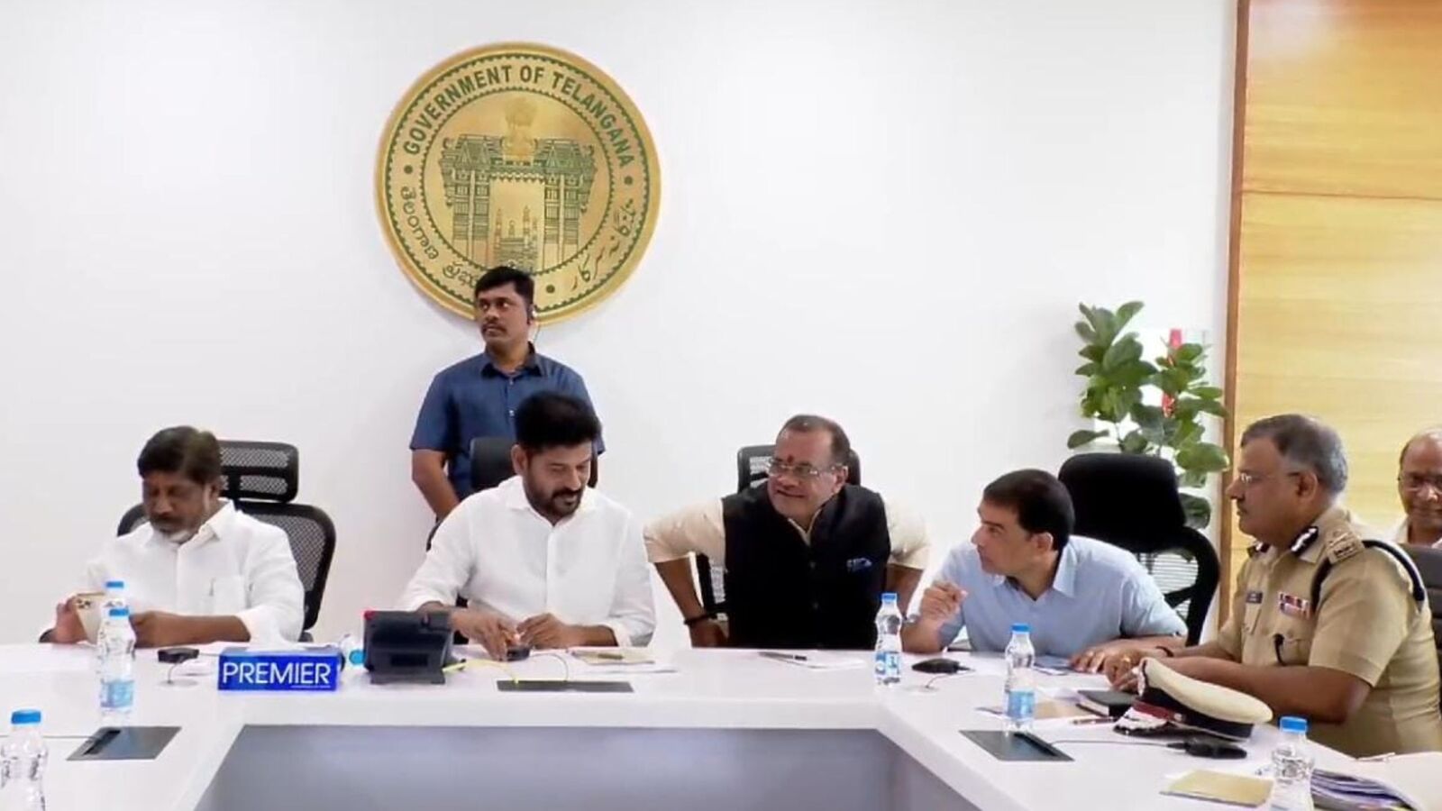 OTT: నెట్‌ఫ్లిక్స్, అమెజాన్ సహా అన్నింటికి హైదరాబాద్ కేరాఫ్‌గా ఉండాలి.. సీఎం రేవంత్‌ భేటీలో చర్చించిన ప్రధాన అంశాలు ఇవే!