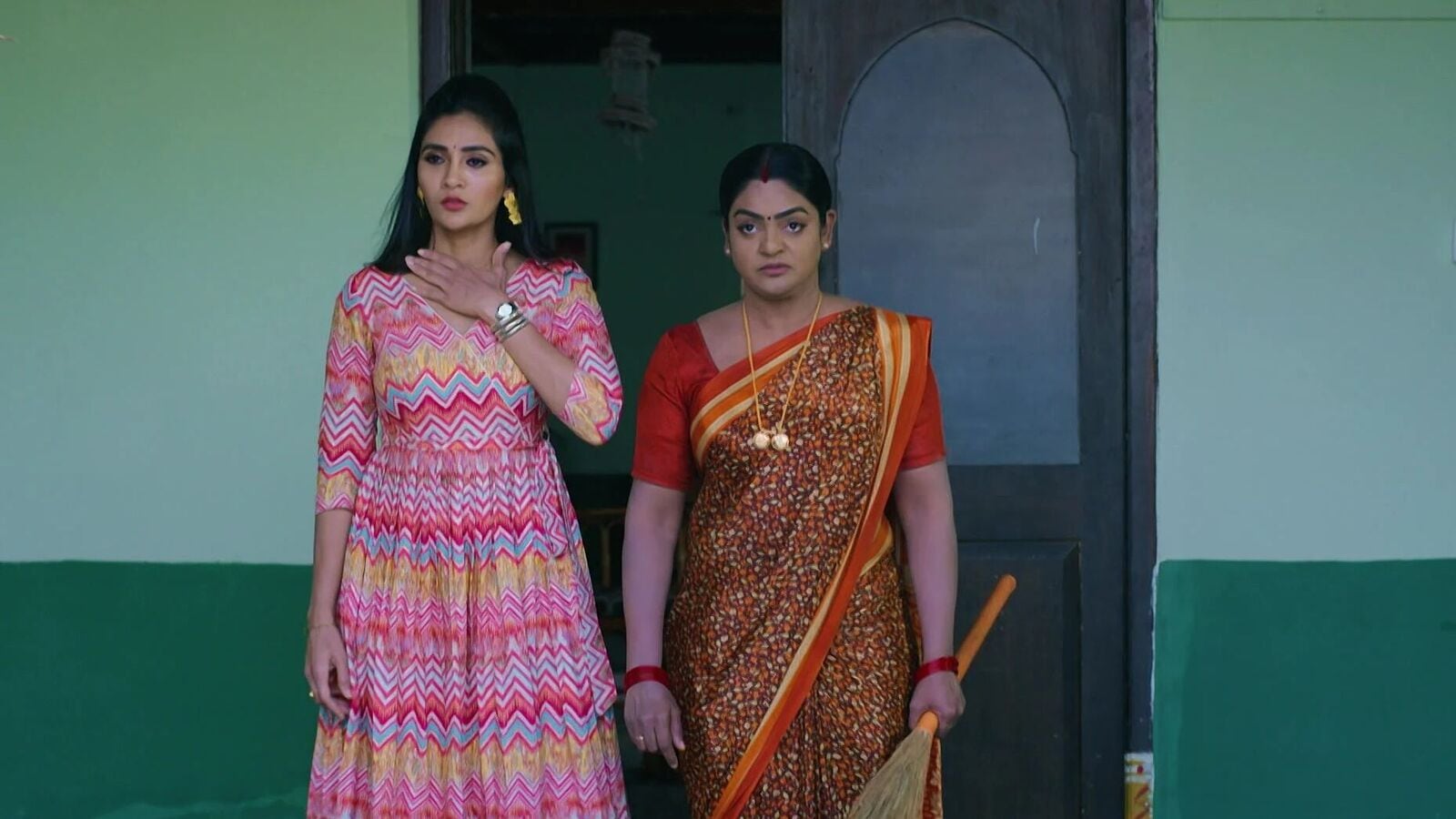 Karthika Deepam 2 Serial: కార్తీక దీపం 2 - అమ్మోరిలా మారిన దీప - చీపురు తిర‌గేసి జ్యోత్స్న‌కు మాస్ వార్నింగ్