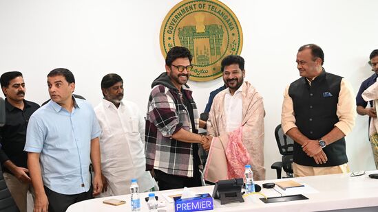 ప్రభుత్వంపై తమకు నమ్మకం ఉందని దగ్గుబాటి సురేష్‌బాబు, వెంకటేష్ చెప్పారు. హైదరాబాద్‌ను ఇంటర్నేషనల్‌ ఫిల్మ్‌ డెస్టినేషన్‌ చేయాలనేది తమ డ్రీమ్ అని వివరించారు. ప్రభుత్వ సాయంతోనే ఆ రోజుల్లో చెన్నై నుంచి ఇండస్ట్రీ హైదరాబాద్‌కి వచ్చిందన్నారు.&nbsp;