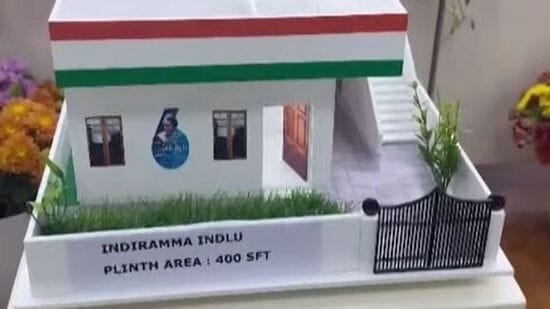 ఇప్పటి వరకు చాలా జిల్లాల్లో 50 శాతానికి పైగా సర్వే పూర్తి అయింది. అయితే డిసెంబర్ 31వ తేదీలోపు సర్వే ప్రక్రియ ముగించాలని సర్కార్ భావిస్తోంది. అయితే క్షేత్రస్థాయిలో సాంకేతిక ఇబ్బందులు ఉండటంతో… సర్వేయర్లు ఇబ్బందిపడుతున్నారు.