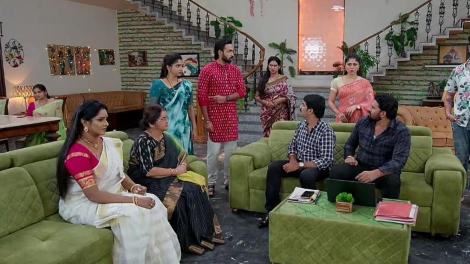 Brahmamudi December 28th Episode: కావ్యపై ప్రకాశం కంప్లైంట్.. తప్పు రాహుల్ మీదకు తోసేసిన రాజ్- నిందించిన ధాన్యలక్ష్మీ