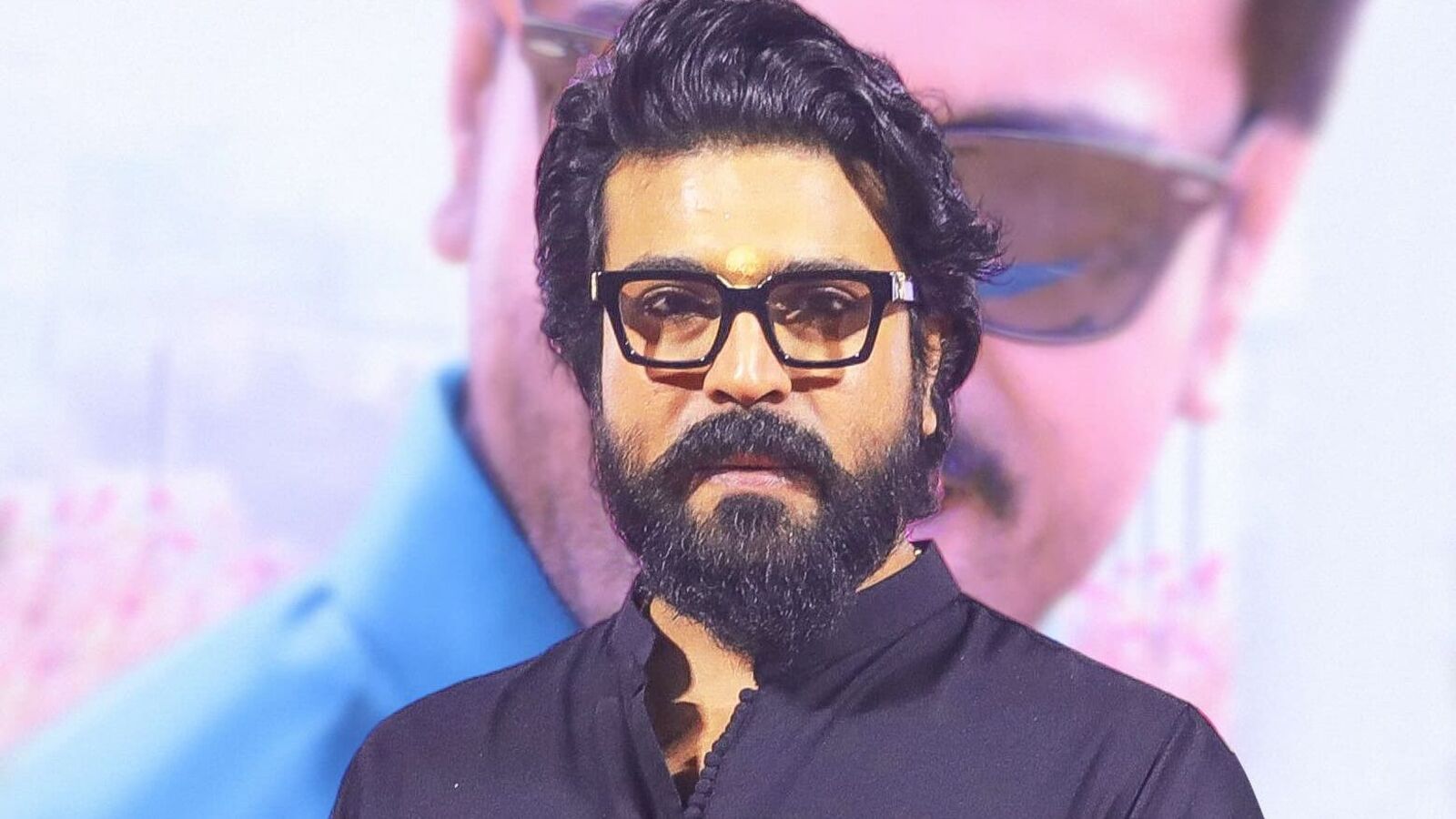 Ram Charan: ఆత్మహత్య చేసుకుంటానంటూ రామ్‍చరణ్ అభిమాని బెదిరింపు.. డెడ్‍లైన్ కూడా..