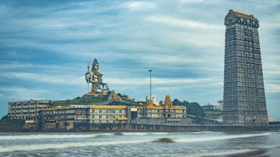 ఐఆర్ సీటీసీ టూరిజం వెబ్ సైట్ లోకి వెళ్తే 'Coastal Karnataka' పేరుతో ఈ ప్యాకేజీ కనిపిస్తుంది. &nbsp;రైలు జర్నీ ద్వారా సాగే ఈ టూర్ లో పలు అధ్యాత్మిక ప్రాంతాలను చూపిస్తారు. ధరలు కూడా తక్కువగా ఉన్నాయి.&nbsp;