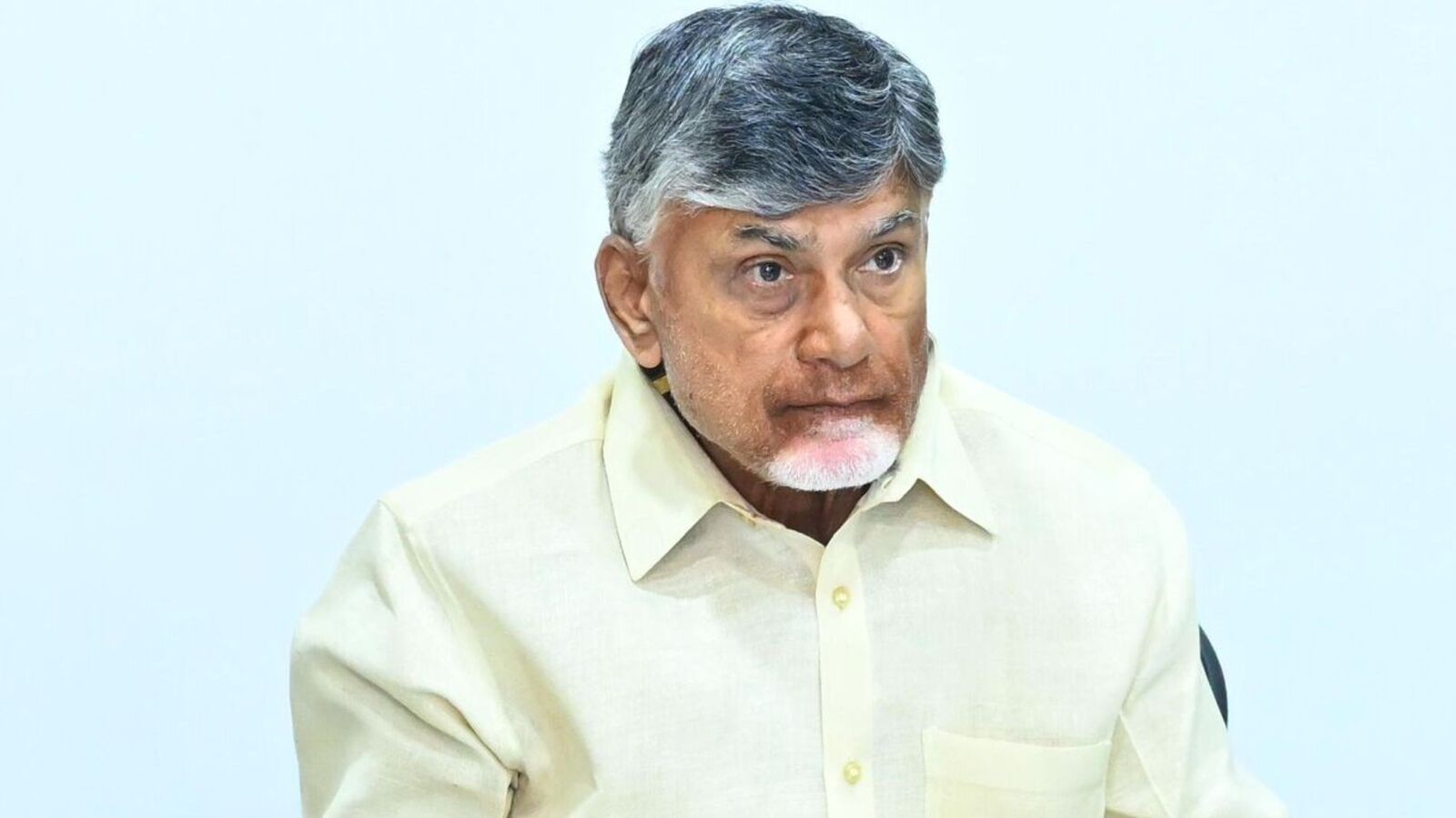 CBN Consultants: జగన్‌ బాటలోనే చంద్రబాబు, కన్సల్టెంట్ల మోజులో ఏపీ సర్కారు, పార్టీలోనే భిన్నాభిప్రాయాలు