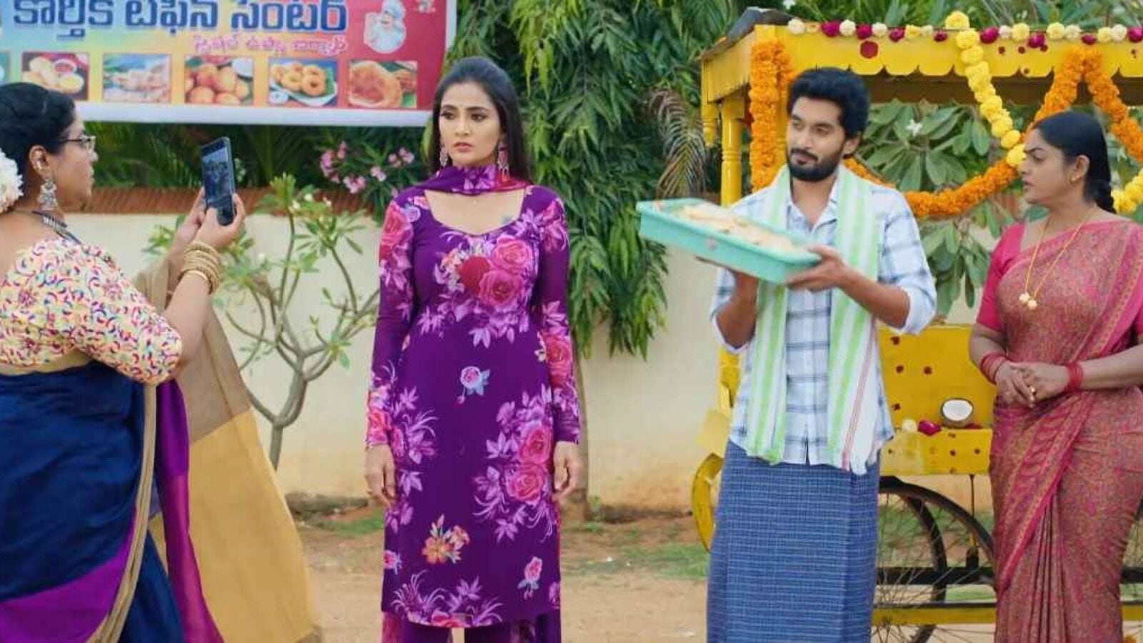 Karthika Deepam December 30 Episode: టిఫిన్ సెంటర్ మొదలెట్టిన దీప.. మాస్ గెటప్‍లో కార్తీక్.. అక్కసుతో జ్యోత్స్న మాటలు